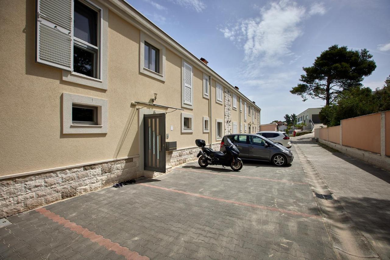 L&L Luxury Apartment 1 Donji Okrug  Extérieur photo